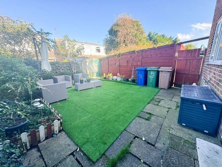 Lyndhurst Close, Beverley - Photo 5