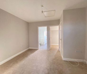 3 bedroom terraced house to rent - Photo 3