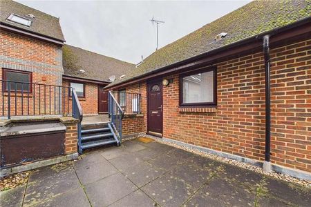 Shire Place, The Ridings, Worth, Crawley, RH10 - Photo 4