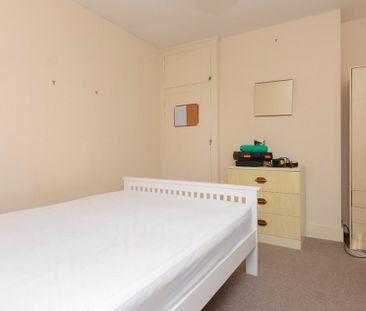 5 bedroom semi-detached house to rent - Photo 6