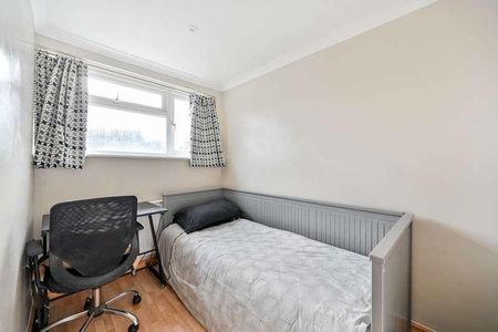 Cleveland Gardens, Worcester, KT4 - Photo 4