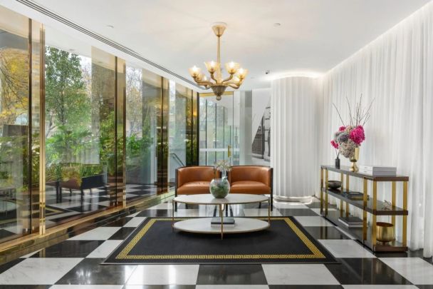Park Avenue Elegance Meets Premier Melbourne Living - Photo 1
