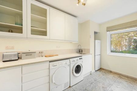 1 bedroom flat in Chelsea - Photo 4