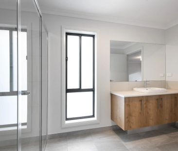 Peaceful living in Huntly, in large family home - Photo 1