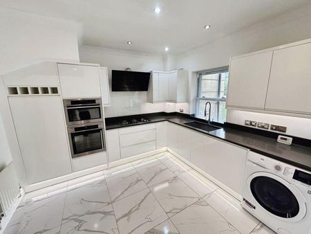 3 bedroom terraced house to rent - Photo 3