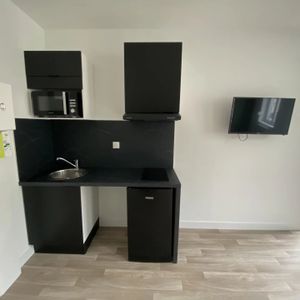 Location Appartement 1 pièces 29 m2 à Saint-Quentin - Photo 2