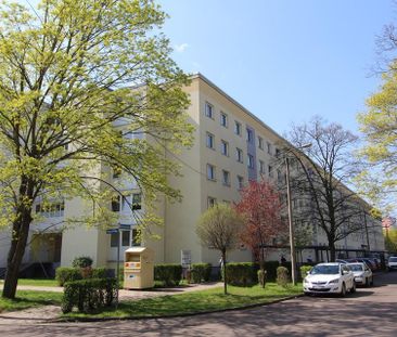 *in Sanierung * - 3 Zimmer mit Balkon - Photo 1