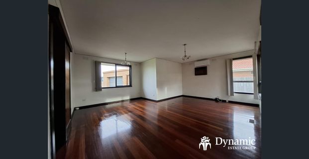 Charming 3-Bedroom Brick Veneer Home in Prime Location - Photo 1