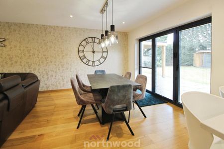 3 bedroom detached house to rent - Photo 4