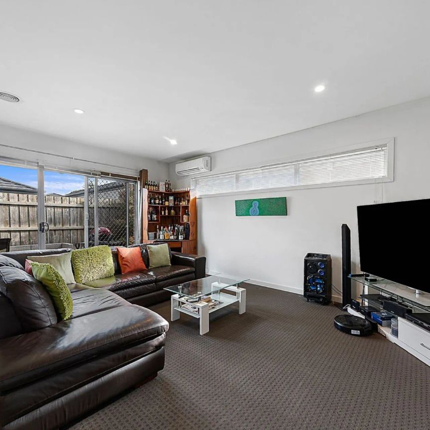 2 Bedroom Unit in Fantastic Location - Photo 1