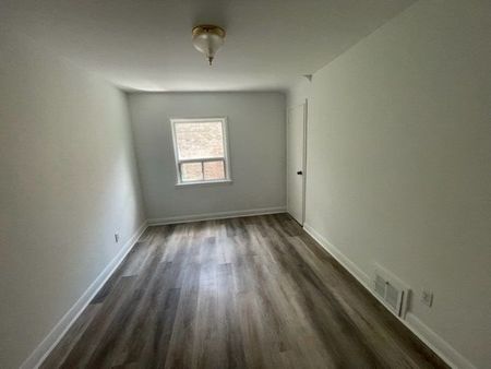 For Lease - 117 Patricia Avenue, Toronto, Ontario - Photo 4
