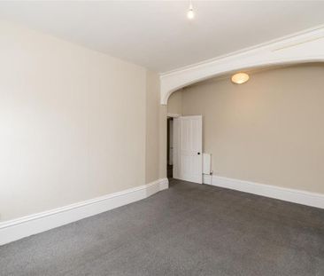 3 bedroom maisonette to rent - Photo 2