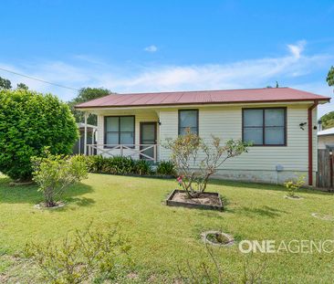 CHARMING FAMILY HOME IN THE HEART OF NOWRA - Photo 5