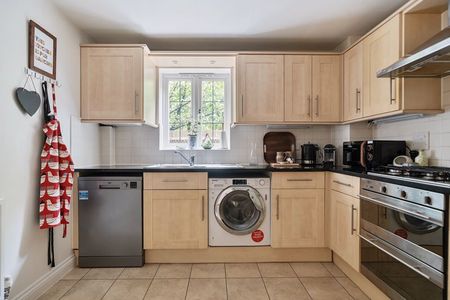 Boundary Road, Grayshott, Hindhead, Surrey, GU26 - Photo 4