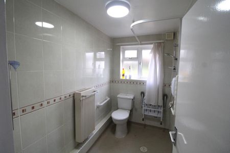 2 bedroom maisonette to rent - Photo 2