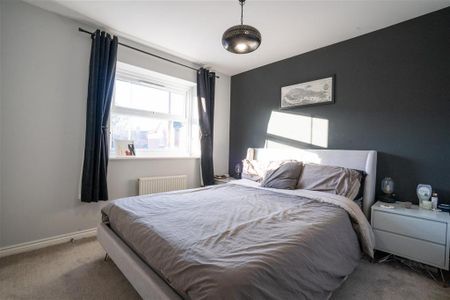 3 bedroom semi-detached house to rent - Photo 4