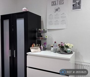 6 bedroom detached house to rent - Photo 5