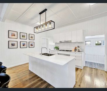 Stunning 4 bed home with Queensland Charm! - Photo 5