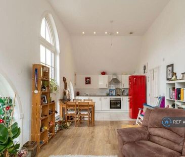 1 bedroom penthouse to rent - Photo 3