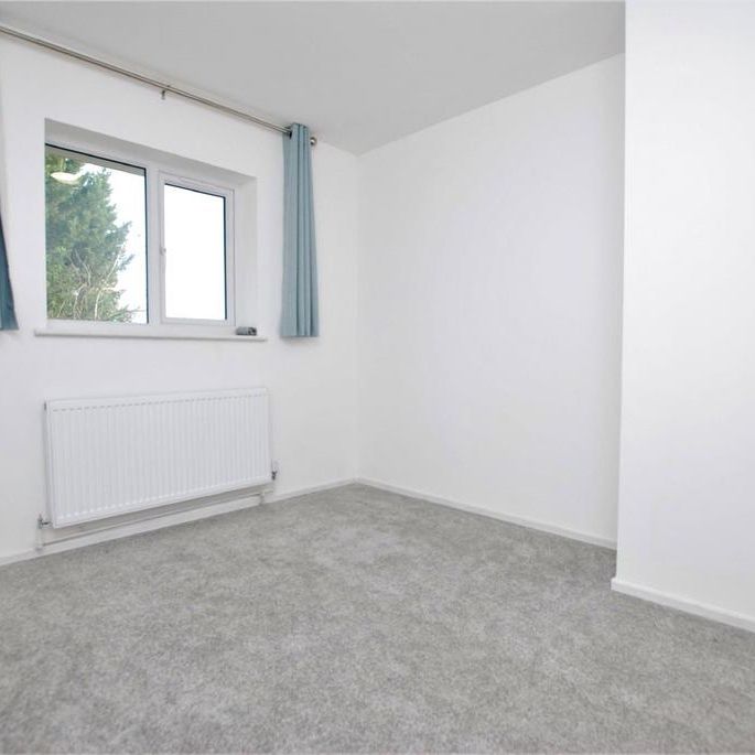 2 bedroom end of terrace house to rent - Photo 1