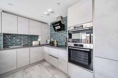 Princes Close, Eton Wick, Windsor, Berkshire, SL4 - Photo 5