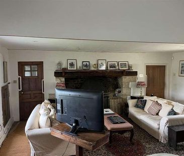 Lower Upton Farmhouse, Burford, The Cotswolds, OX18 - Photo 3