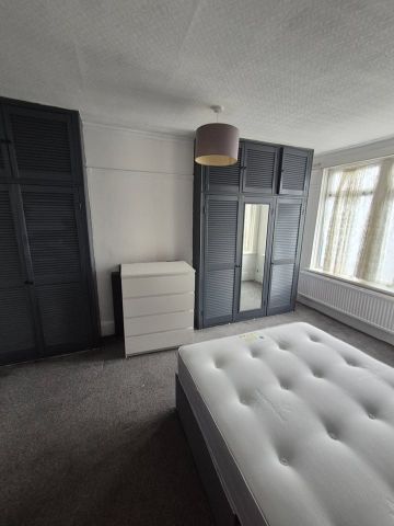 Room in a Shared House, Melfort Rd, CR7 - Photo 2