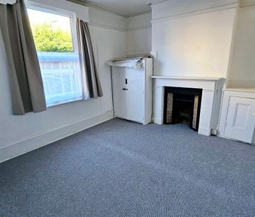 Commercial Road, Eastbourne - Four Bedroom Terraced House - Photo 5