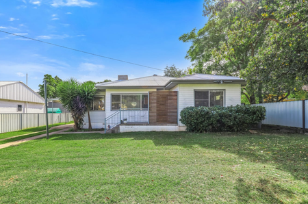 NORTH TAMWORTH - Four Bedroom Home - Photo 3