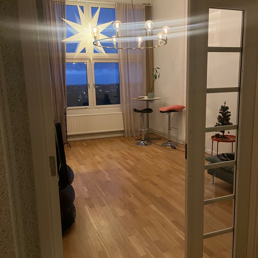 Friherregatan, Hässelby - Foto 1