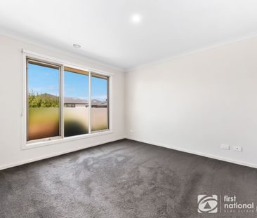 30 Kernot Parade, 3978, Clyde Vic - Photo 1