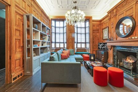 An immaculately presented four bedroom apartment to rent in the heart of Knightsbridge, SW1. - Photo 2