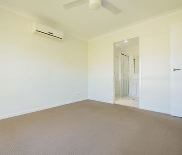 MODERN FAMILY HOME IN QUITE CUL DE SAC - Photo 6