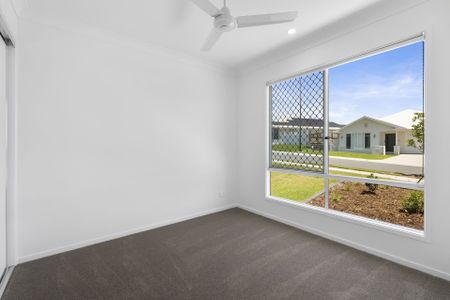 Spacious 4-Bedroom Family Home in Serene Redland Bay Location with Double Garage. - Photo 5