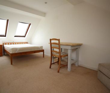 4 bedroom terraced house to rent - Photo 4