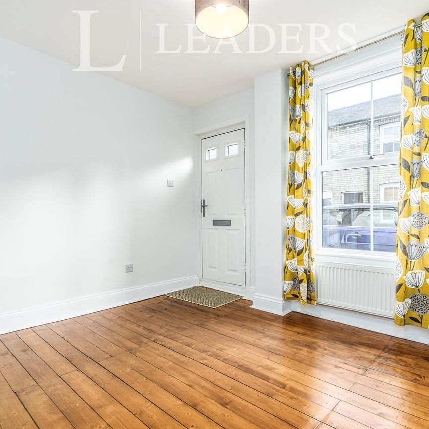 2 bedroom house to rent Alexandra Road, AL1 - Photo 1