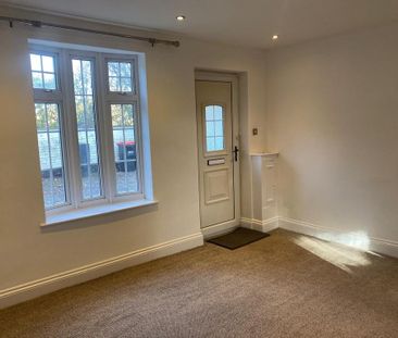 2 bedroom end of terrace house to rent - Photo 1
