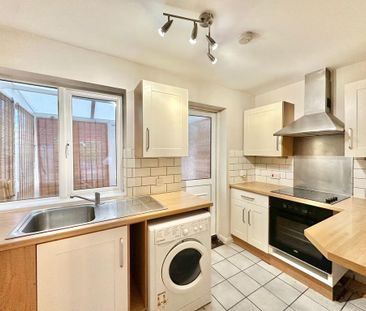 2 bedroom terraced house to rent - Photo 3