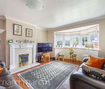Spencer Close, Epsom - Photo 4
