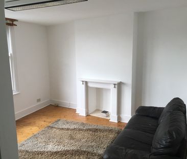 2 Bed Flat, Champion Road, SE26 - Photo 2