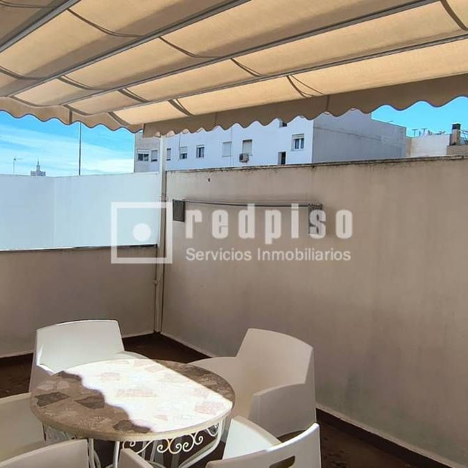 Alquiler de piso en Calle Enrique Scholtz - Photo 1