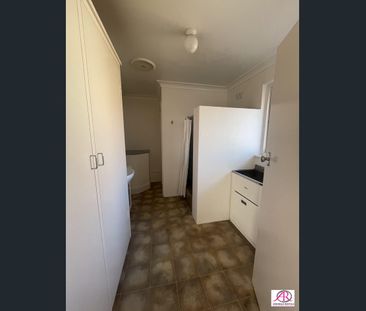 1 BEDROOM IN TOWN - Photo 1