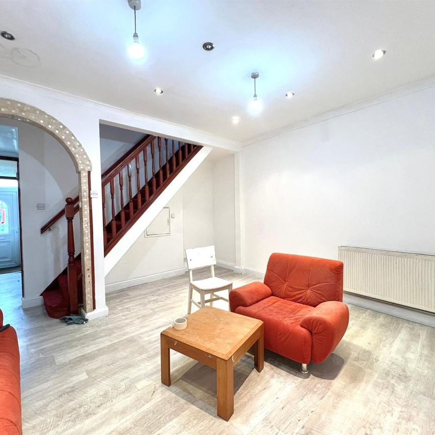 Higham Hill Road, London - Photo 1