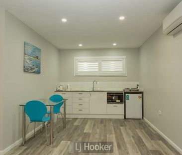 FURNISHED STUDIO APARTMENT - ALL UTILITIES INCLUDED! - Photo 4