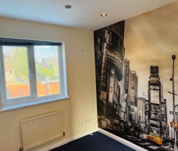 4 bedroom semi-detached house to rent - Photo 3