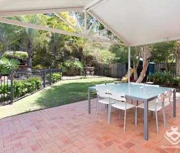 Luxurious life style with pool and views - Photo 4