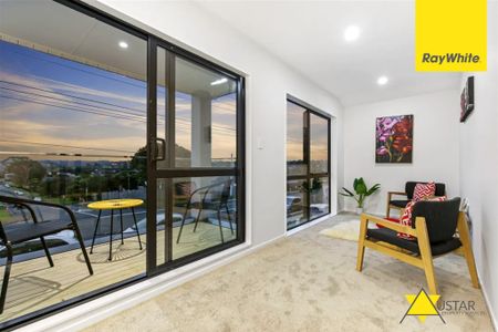 Looking for a modern home built in the ever so convenient Henderson? Look no further. - Photo 3