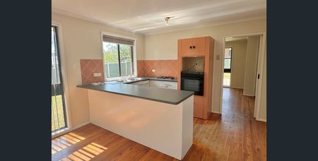 FAMILY HOME - Photo 4