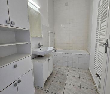 Location Appartement 4 pièces 103m² ST CHAMOND 42400 - Photo 5