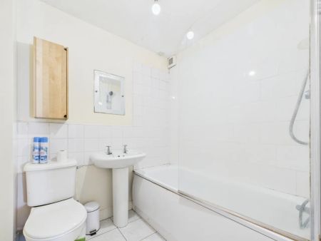 Flat 3, Belmont Church Mews,, 65 - Photo 5